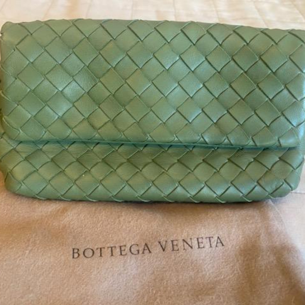 Bottega Venetta slap clutch